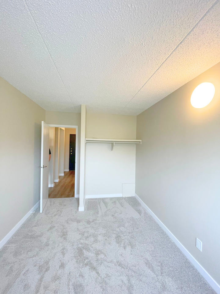 Bonnie Doon Manor - Photo 7 of 19