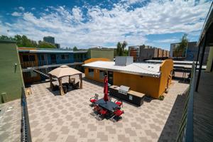 featured image of 601 W 5th St