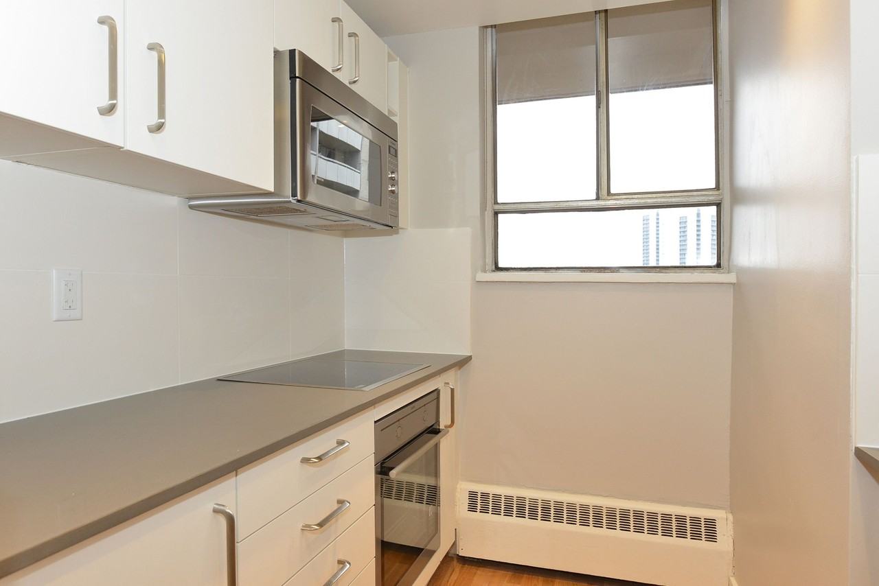 230 Oak Street - Photo 3 of 50