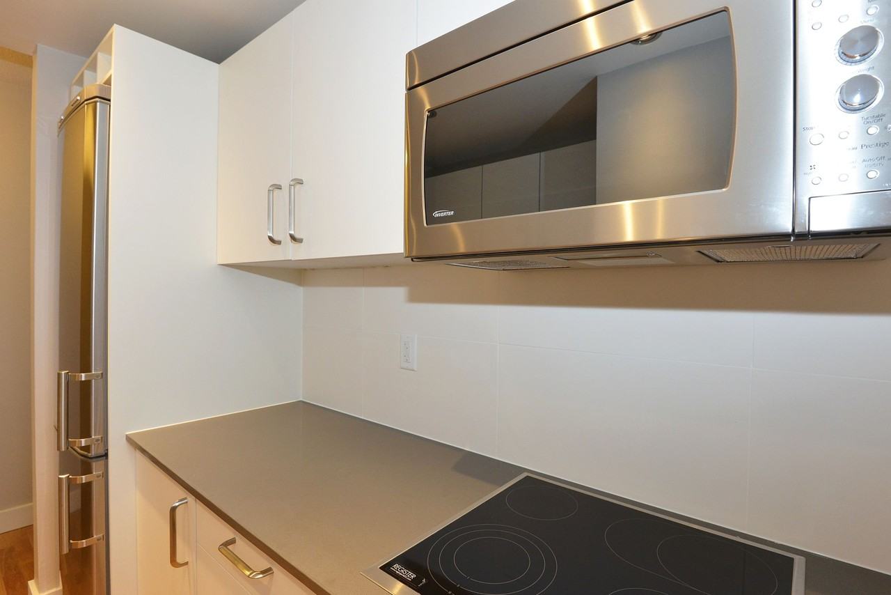 230 Oak Street - Photo 4 of 50
