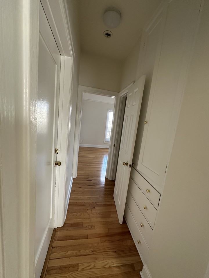 1040 Laguna Avenue #1/2 - Photo 7 of 12