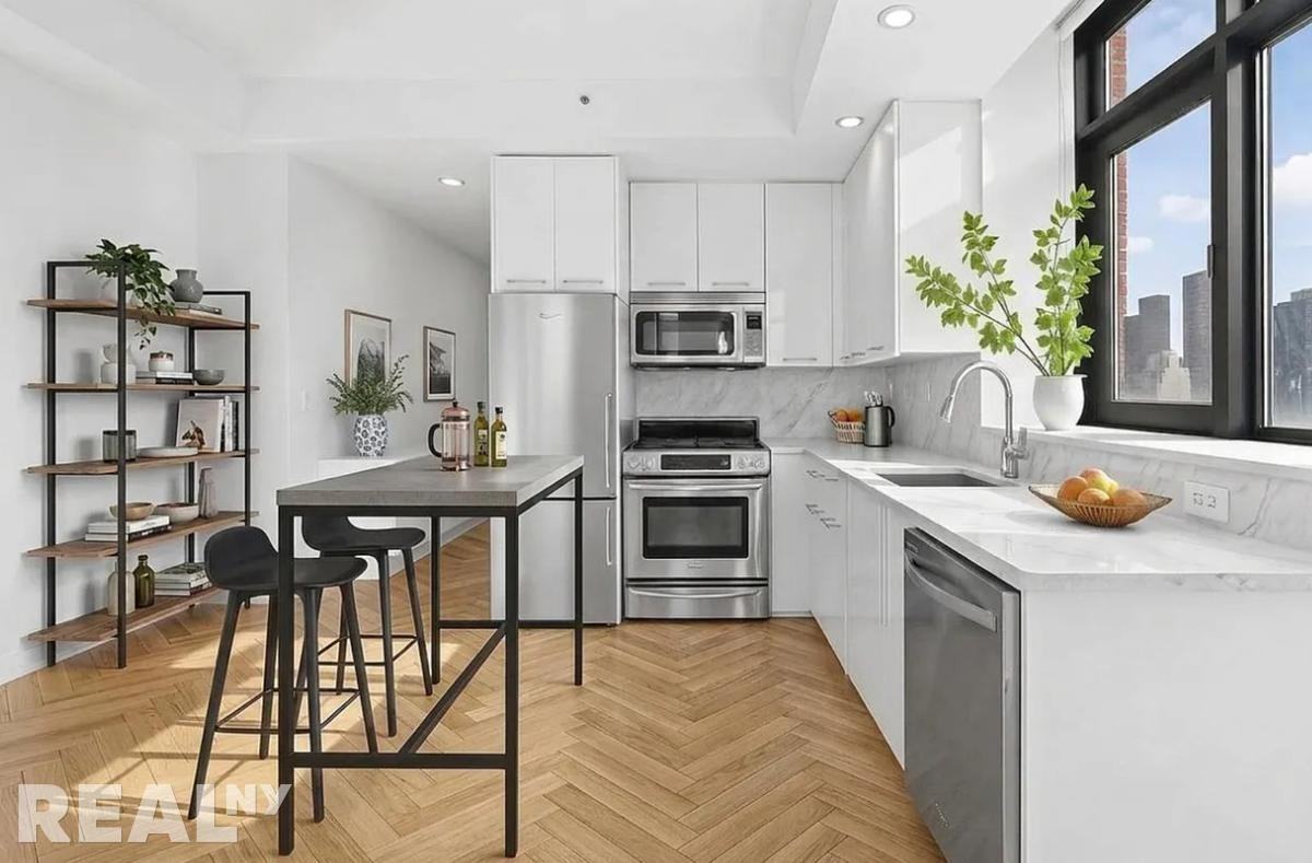E 34th St #17A - Photo 6 of 9