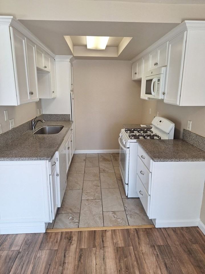 1269 Edwards St #11 - Photo 6 of 6