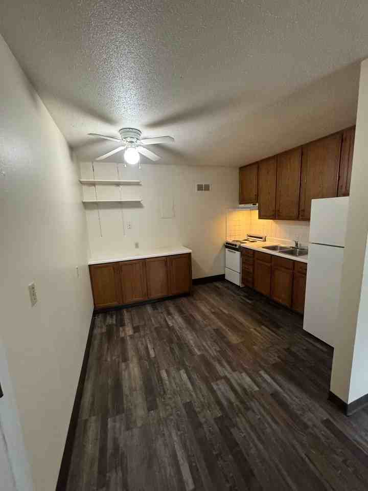 Welcome to Manor Heights Apartments! - Photo 3 of 10