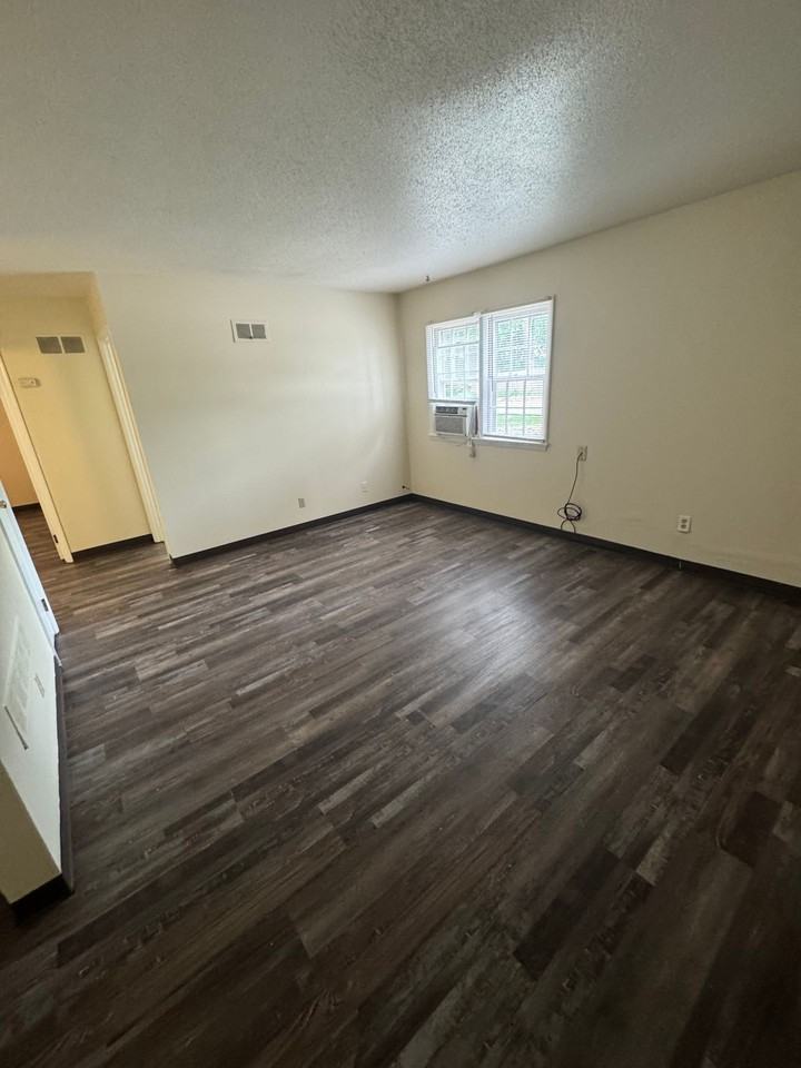 Welcome to Manor Heights Apartments! - Photo 4 of 10