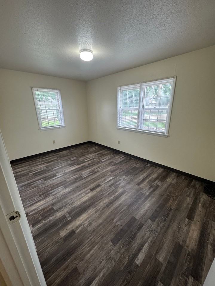 Welcome to Manor Heights Apartments! - Photo 6 of 10