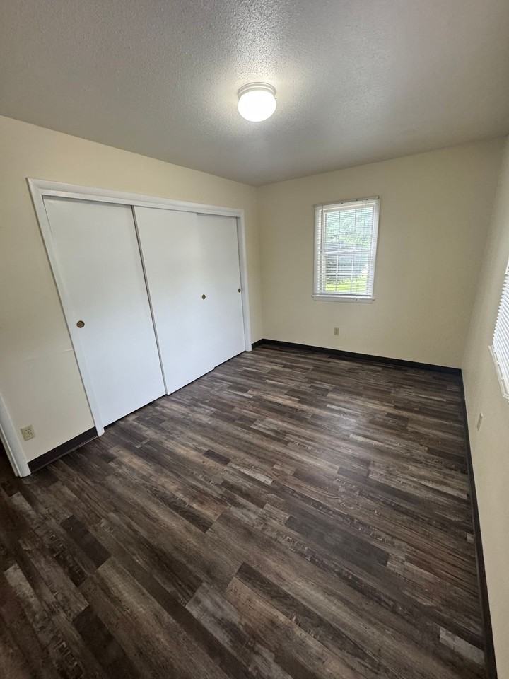 Welcome to Manor Heights Apartments! - Photo 7 of 10