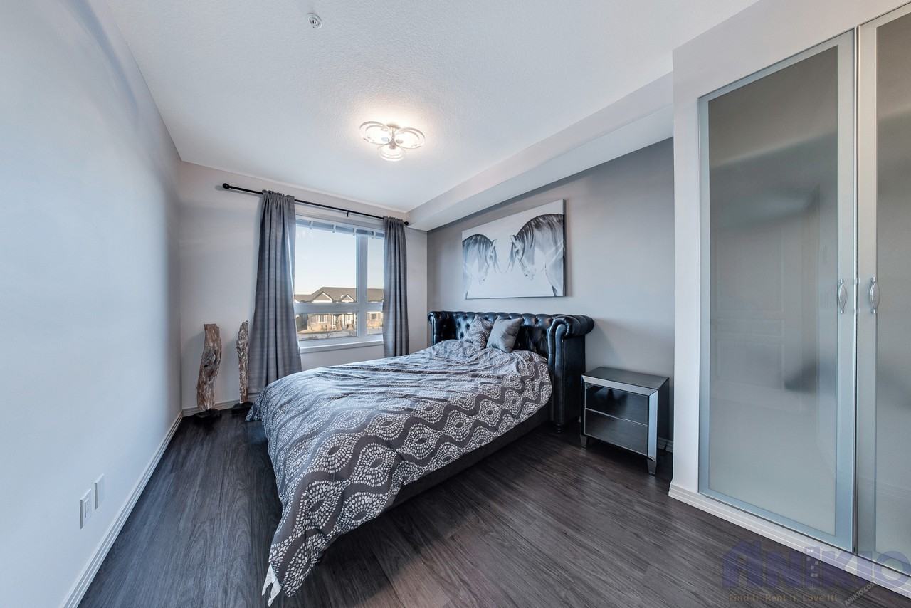 223 Evergreen Sq - Photo 5 of 16
