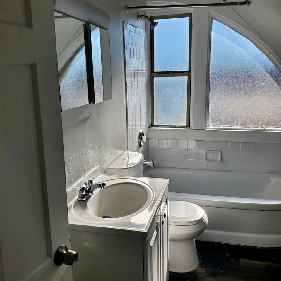 Glen Oaks Apartments - Photo 7 of 28