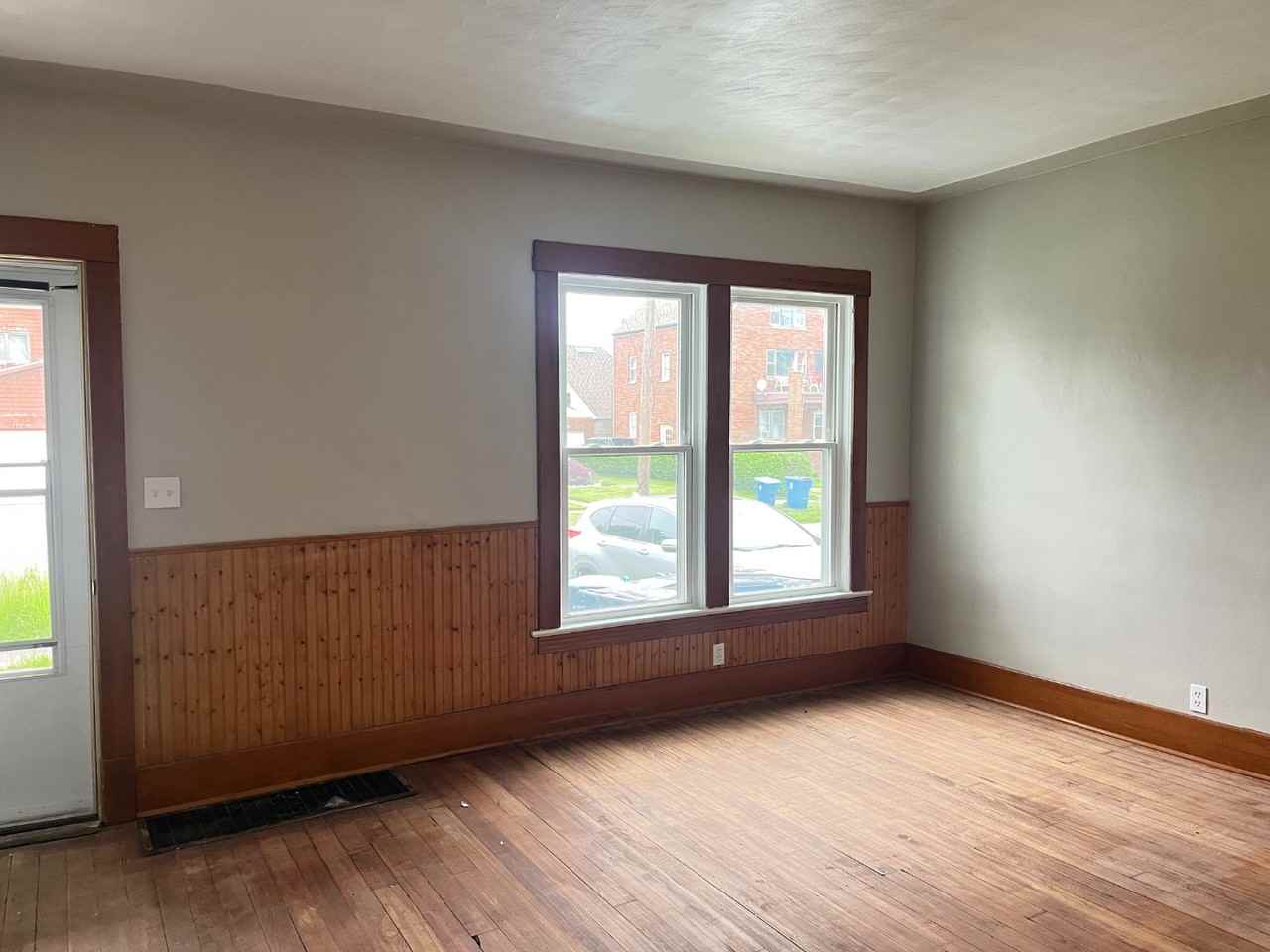 1309 W 2nd St - Photo 2 of 16