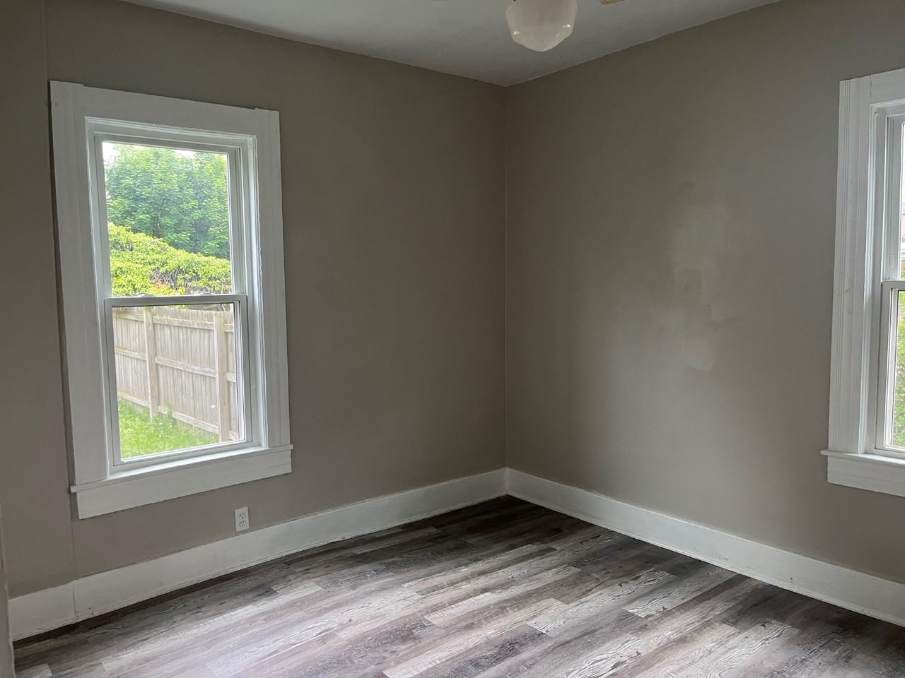 1309 W 2nd St - Photo 6 of 16