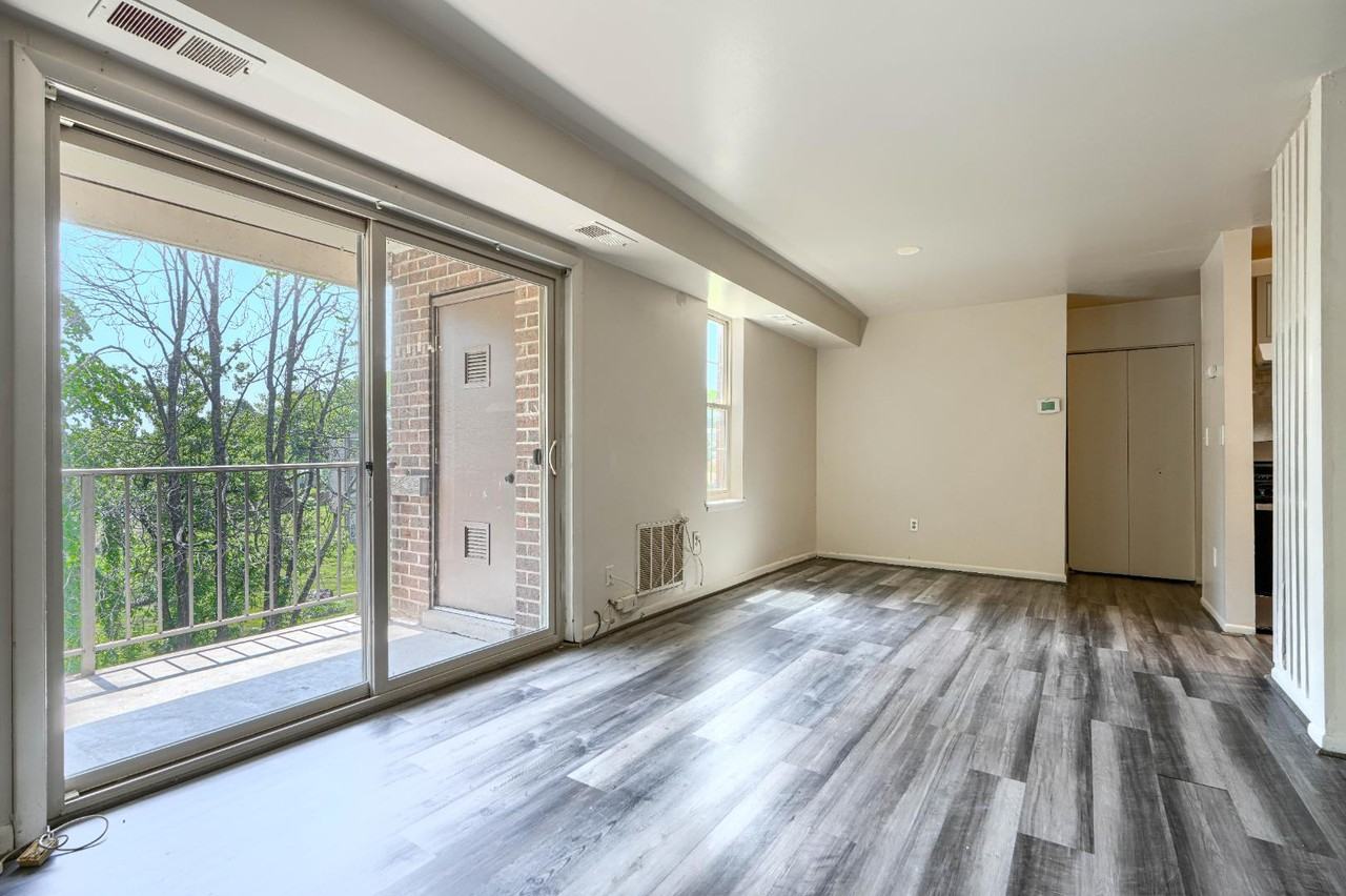 14 Mountbatten Ct - Photo 7 of 11