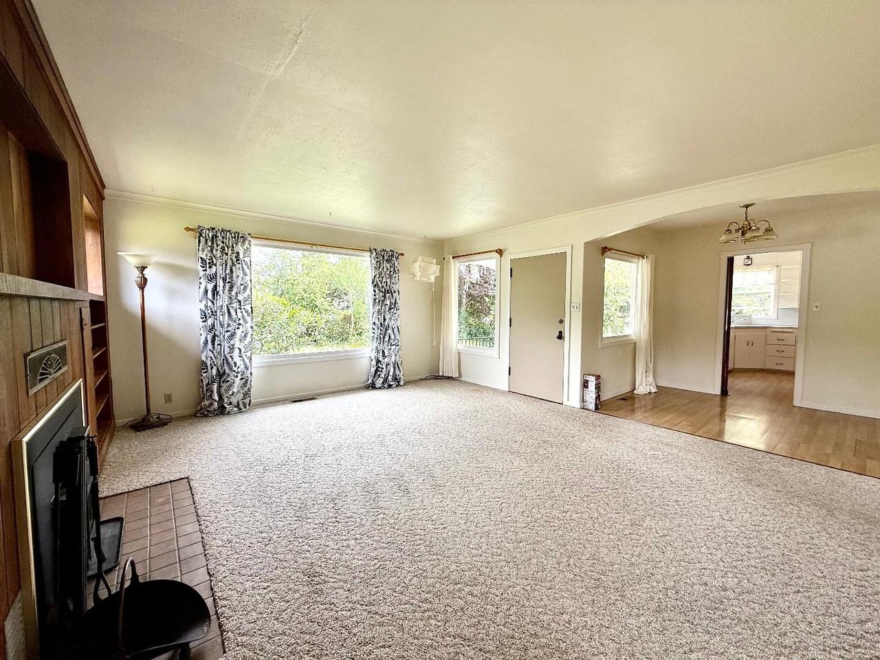 1585 Buttermilk Ln - Photo 4 of 11