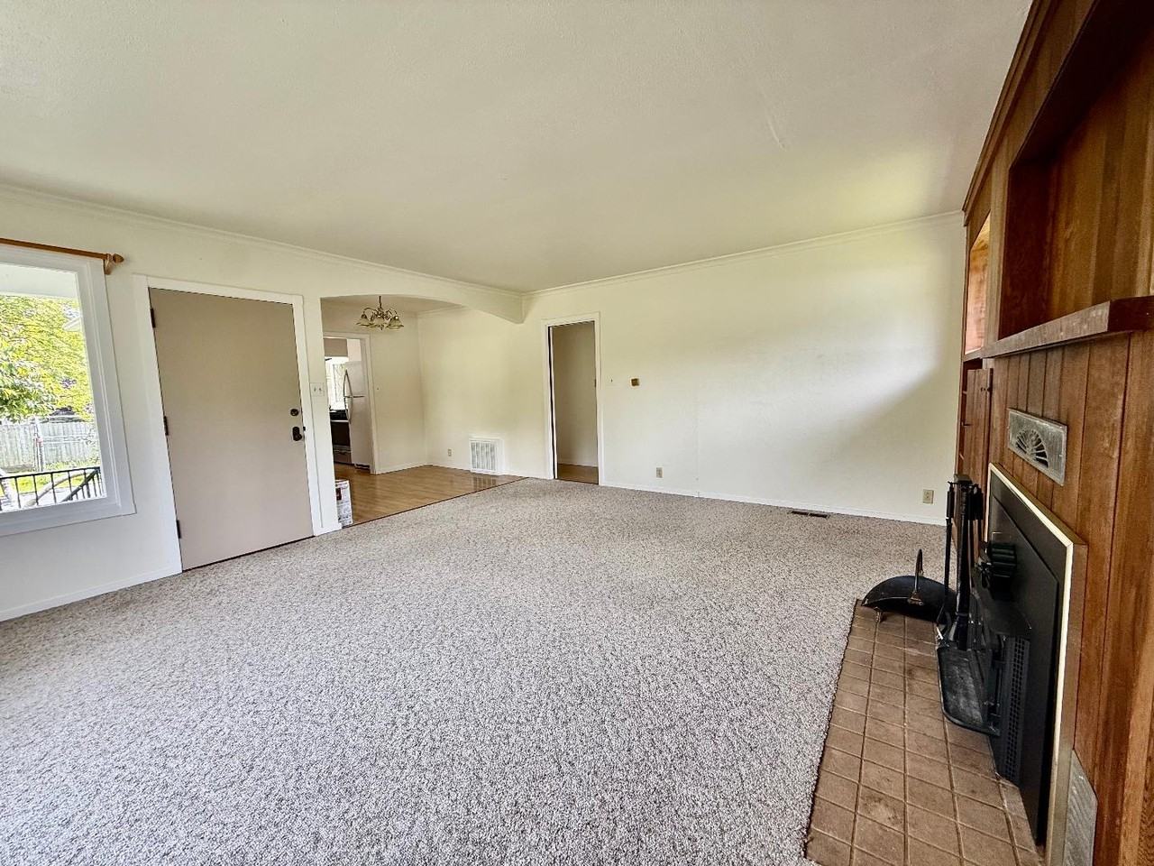 1585 Buttermilk Ln - Photo 5 of 11