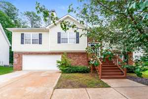 featured image of 1598 Queen Elizabeth Dr
