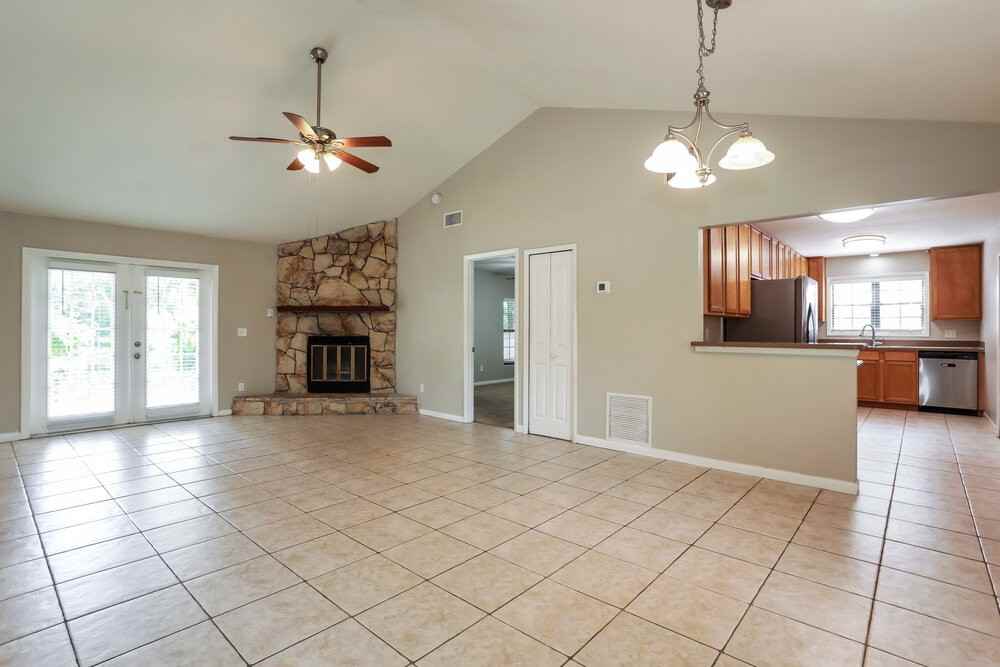 3824 Tree Lake Dr - Photo 4 of 16
