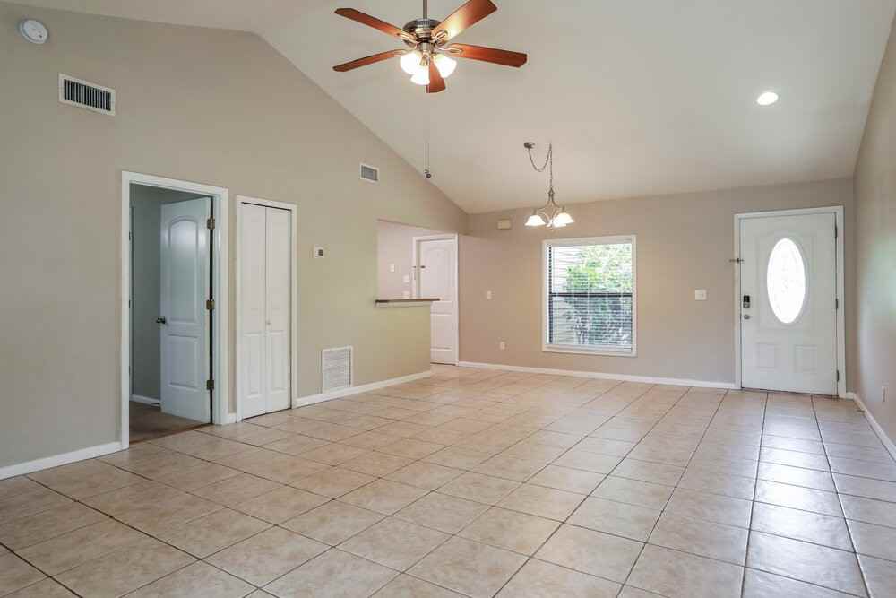 3824 Tree Lake Dr - Photo 5 of 16