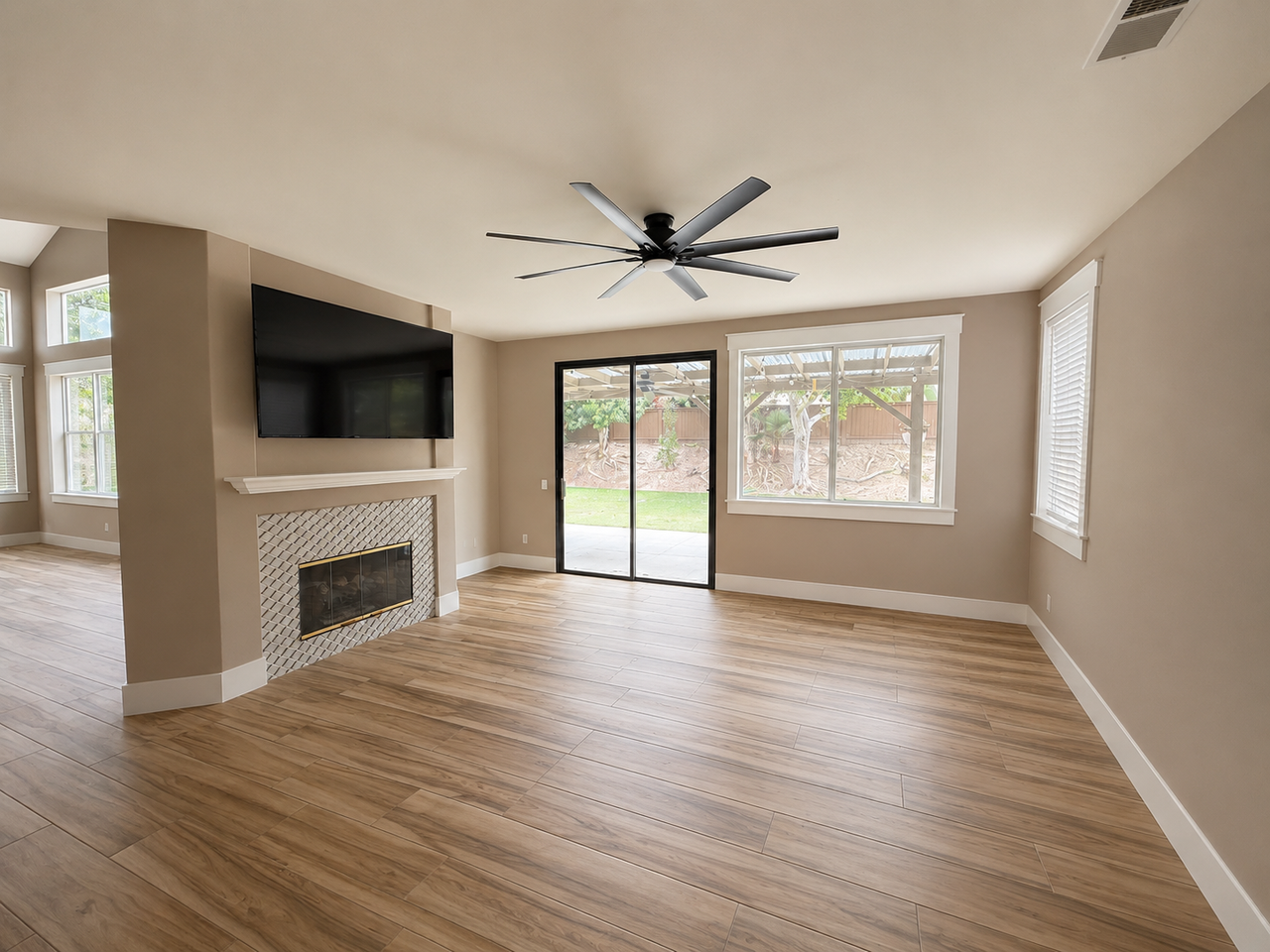 2296 Green River Dr #1 - Photo 4 of 10
