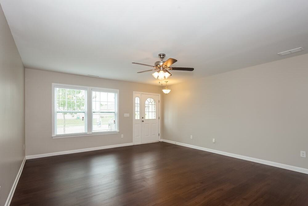 1334 Haestad Ct - Photo 5 of 17