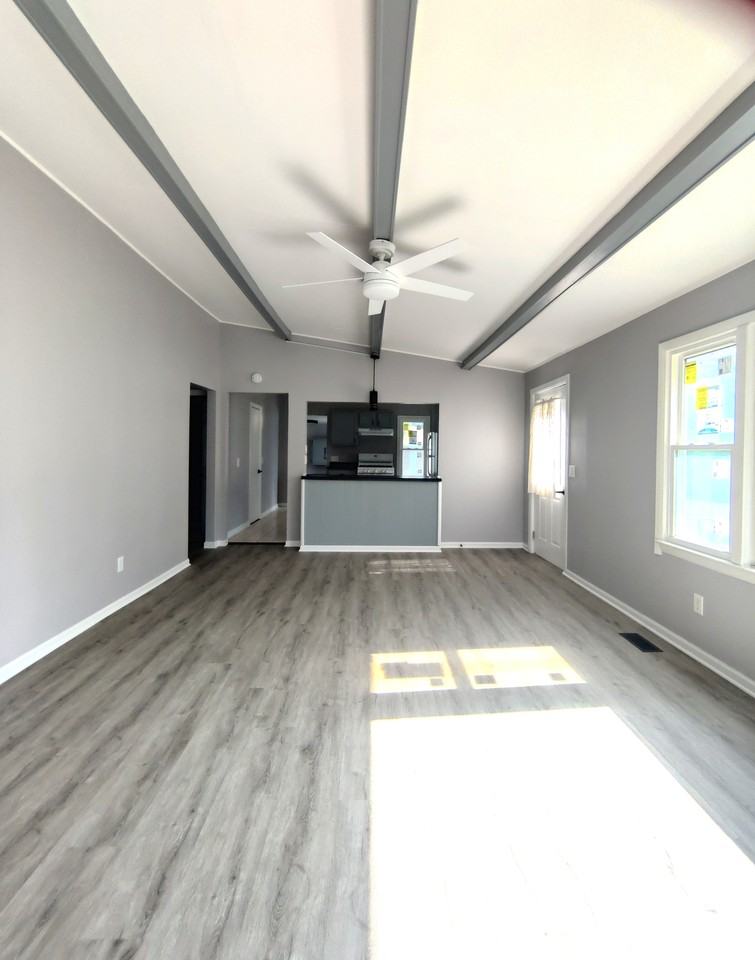 1260 / 903 East Union Street #1 - Photo 2 of 15