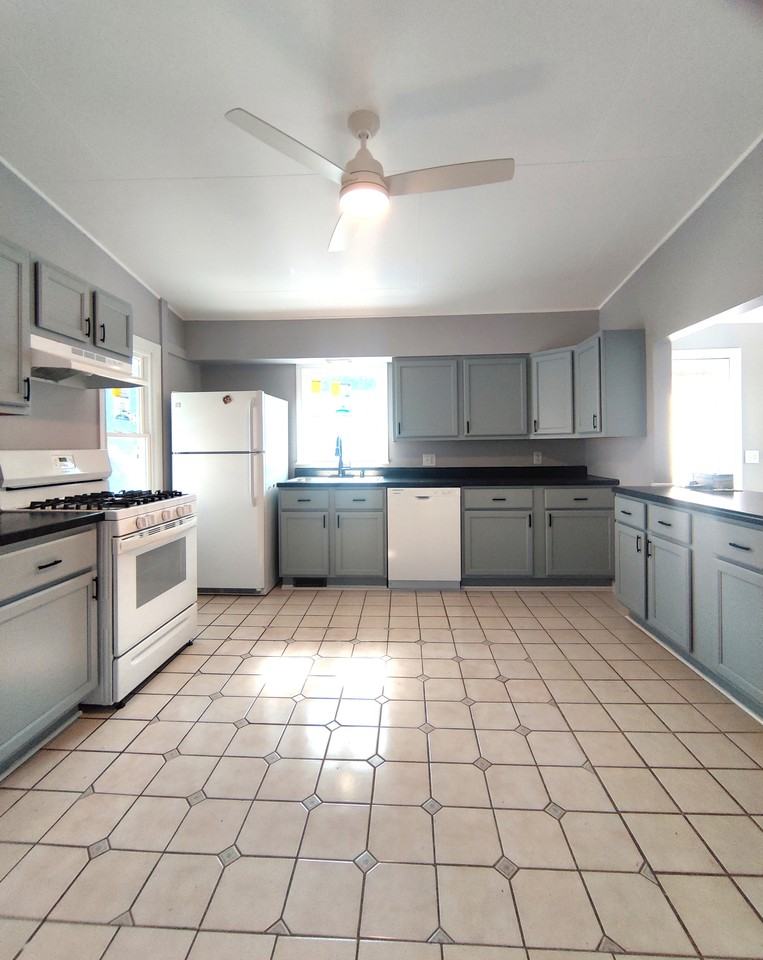 1260 / 903 East Union Street #1 - Photo 4 of 15