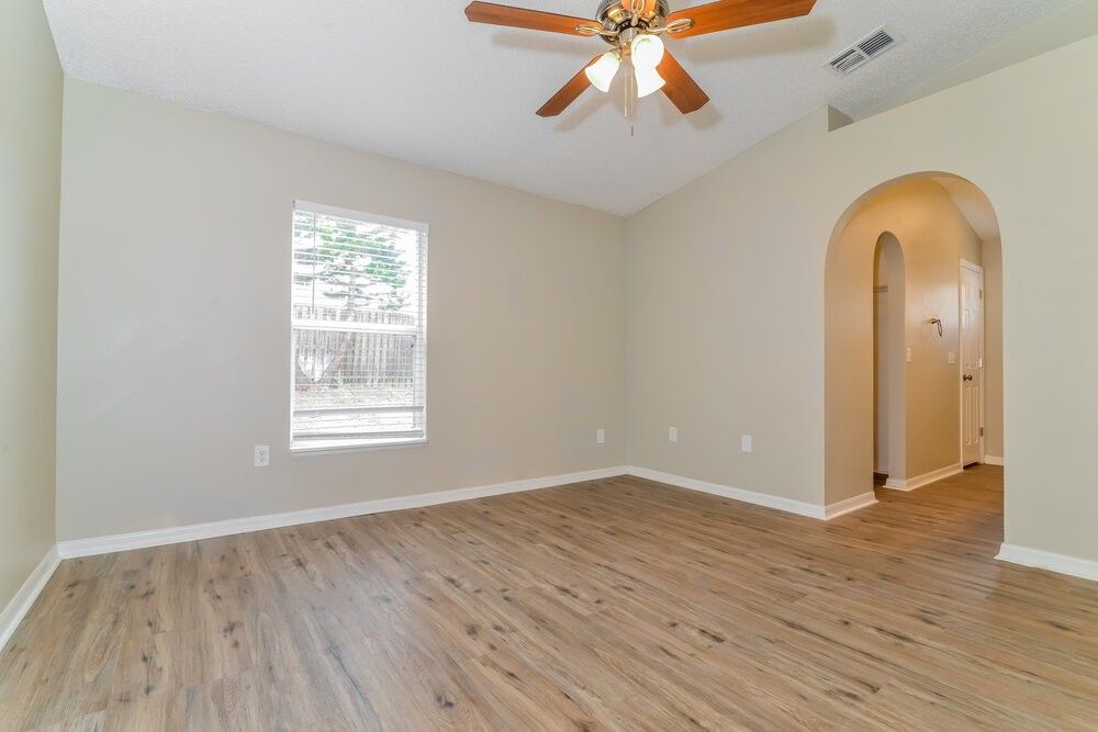 1064 Remington Ave - Photo 4 of 16