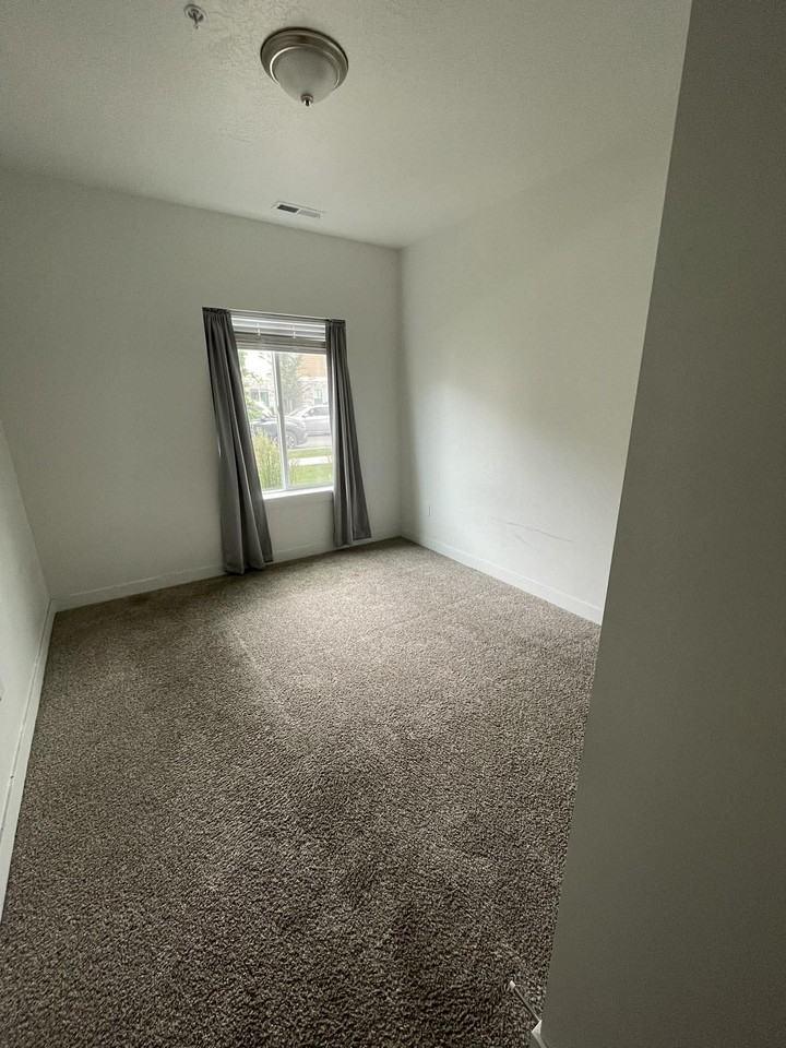 2303 E 830 S #1 - Photo 6 of 10