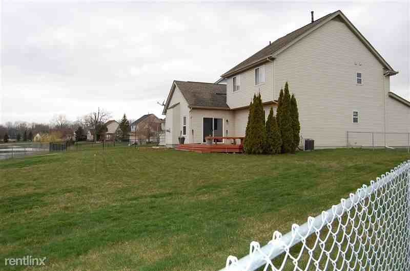 6710 Summerdale Ct E #1 - Photo 3 of 37