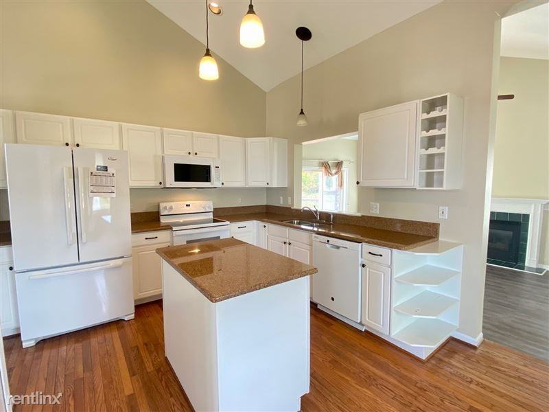 6710 Summerdale Ct E #1 - Photo 7 of 37