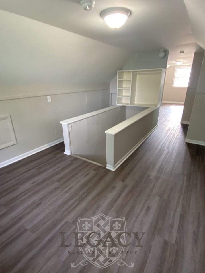 2229 Maplecrest Dr #1 - Photo 7 of 13