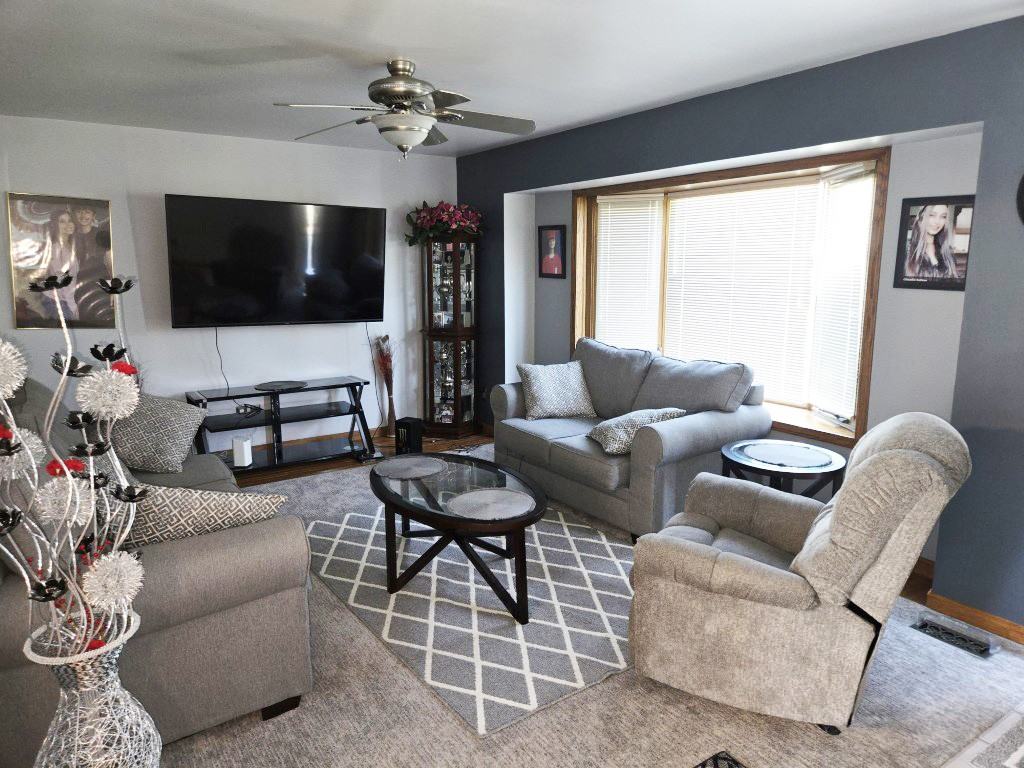 2340 Morton Ave #1 - Photo 7 of 33