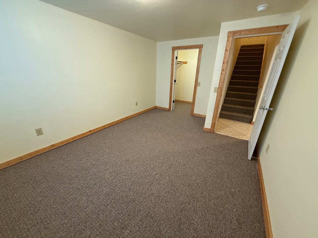 803 Oregon St #B - Photo 7 of 35