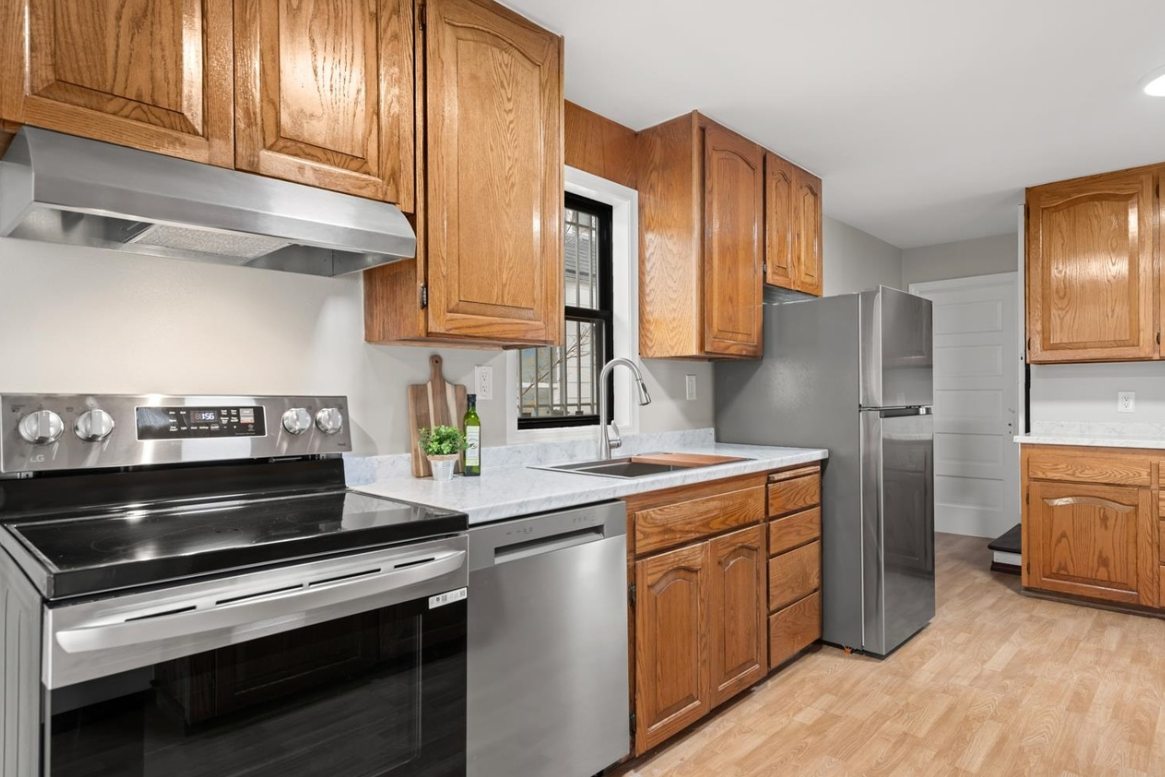 2301 W Sharp Ave #1 - Photo 2 of 2