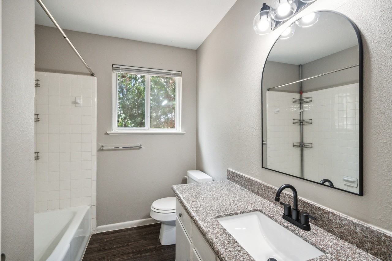 5009 Brighton Rd #A - Photo 4 of 12