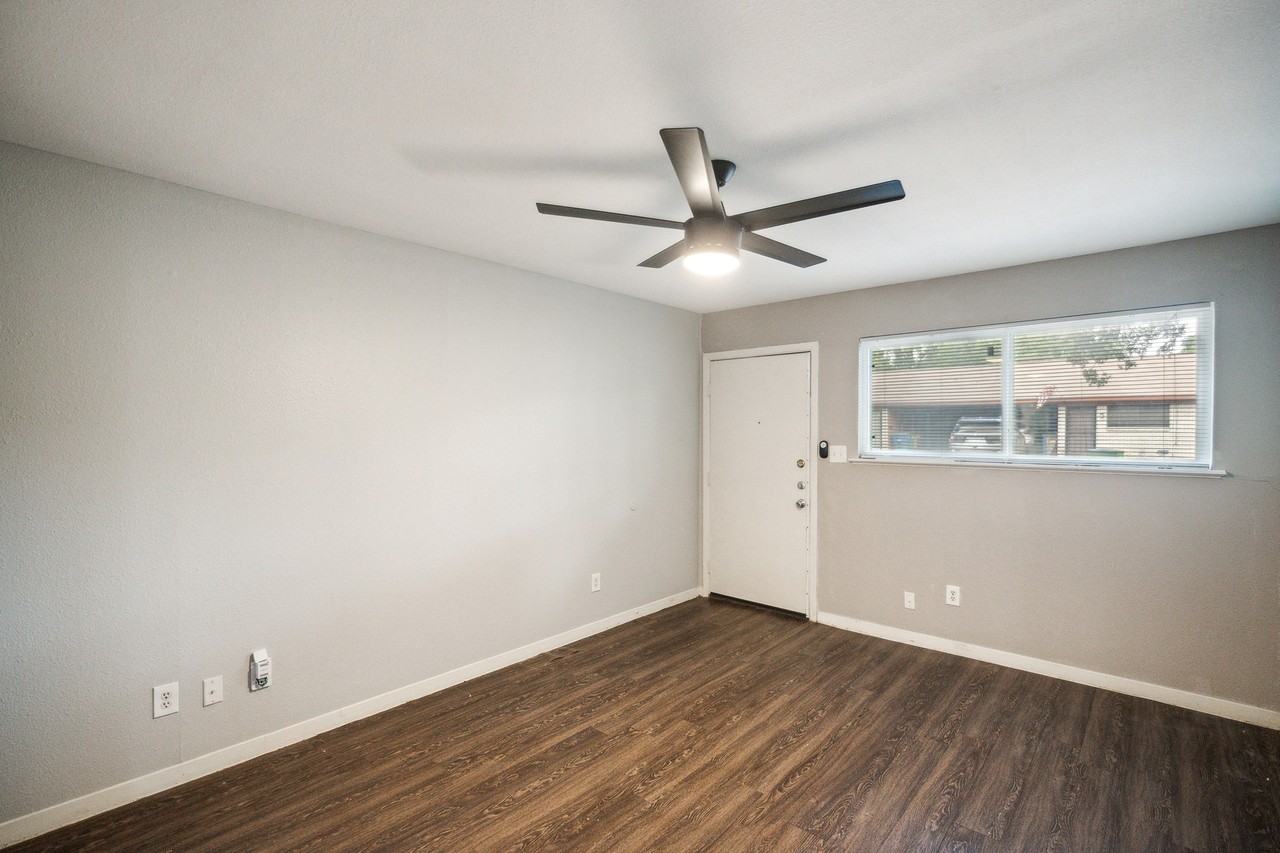 5009 Brighton Rd #A - Photo 5 of 12