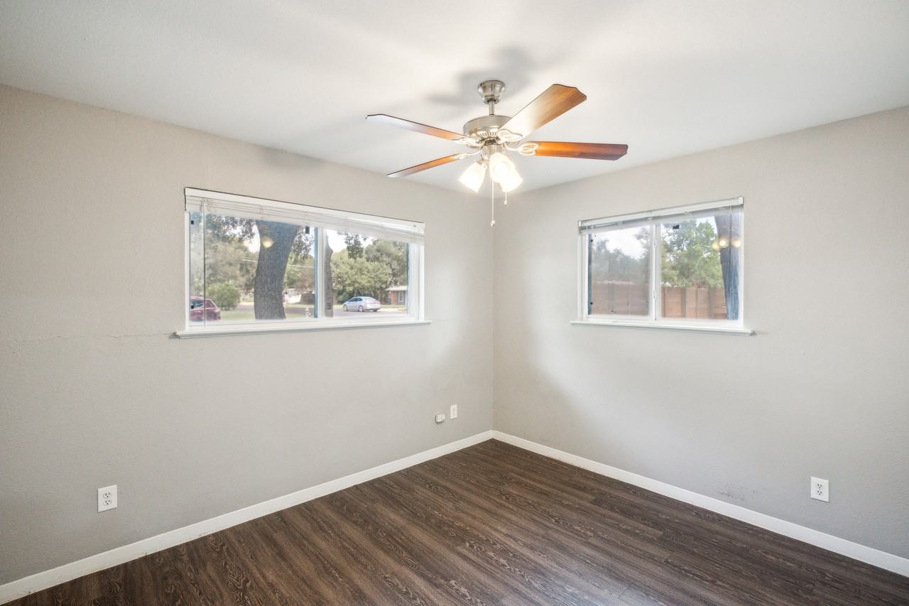 5009 Brighton Rd #A - Photo 6 of 12
