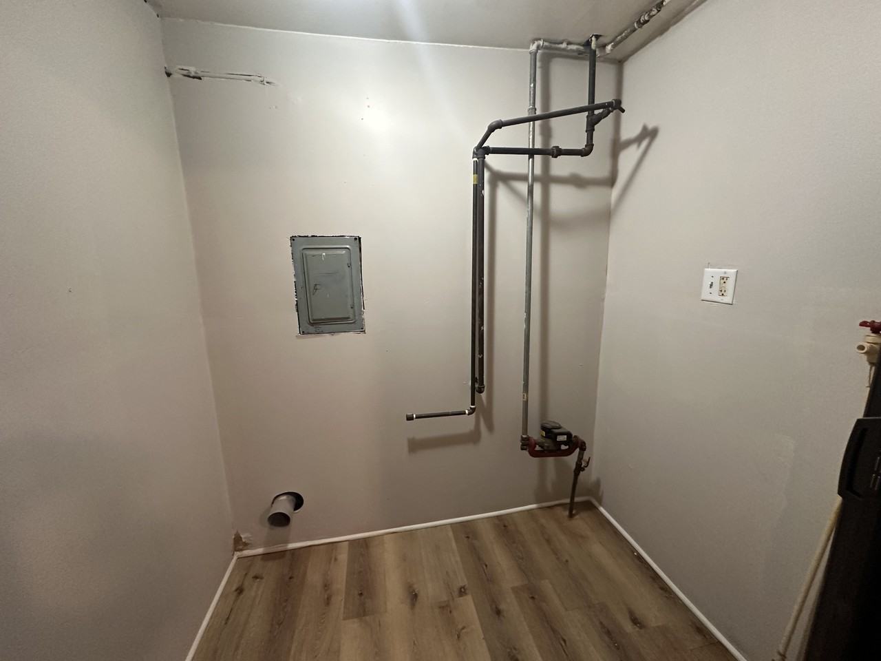 816 E 35th Ct #1 - Photo 7 of 8
