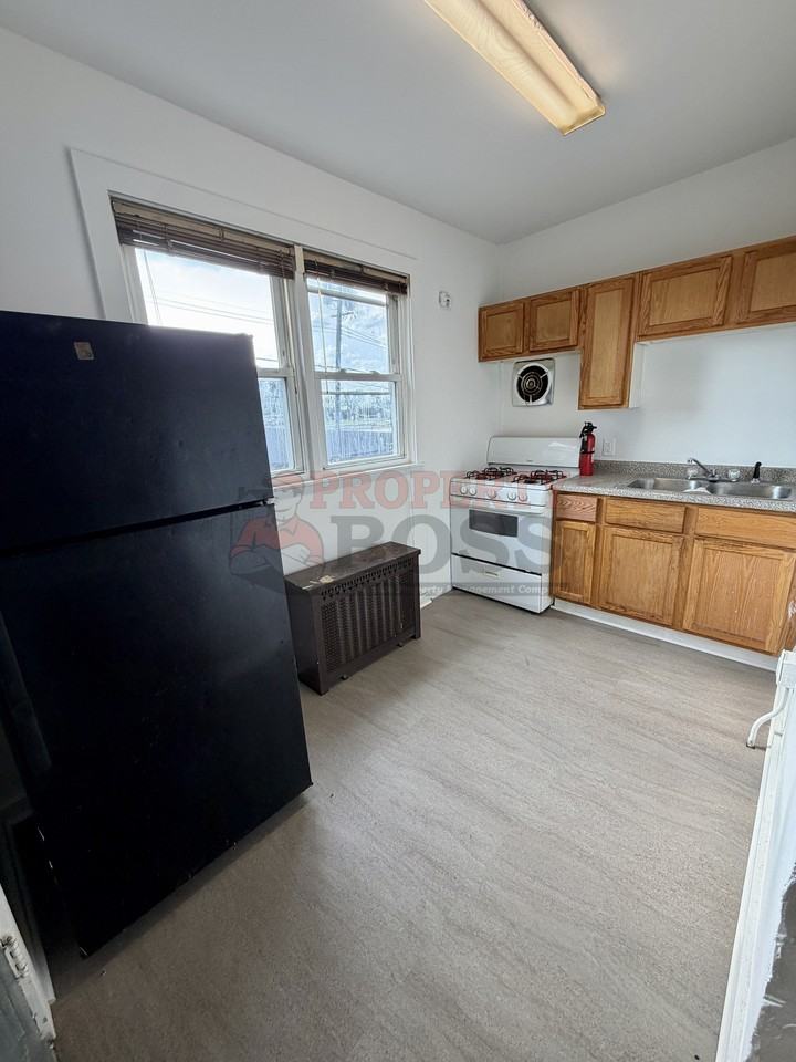 1412 Connecticut St #1 - Photo 3 of 7