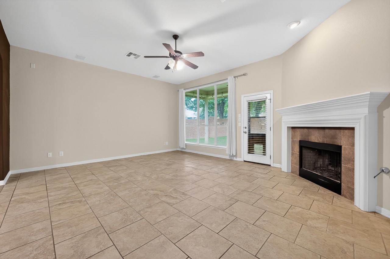 4308 Park Vista Trl #1 - Photo 7 of 50