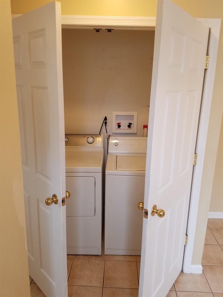 420 Ash St #1 - Photo 3 of 25