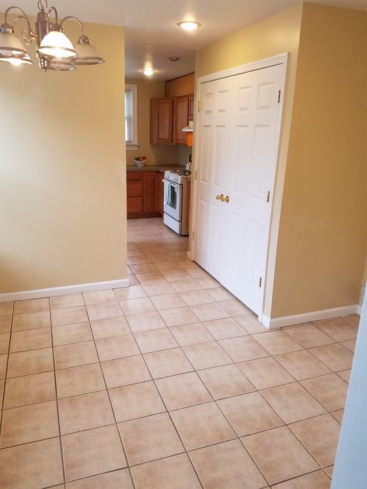 420 Ash St #1 - Photo 4 of 25