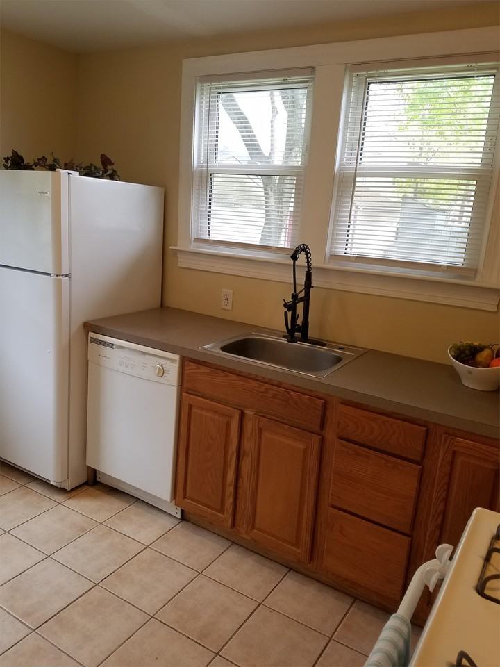 420 Ash St #1 - Photo 7 of 25