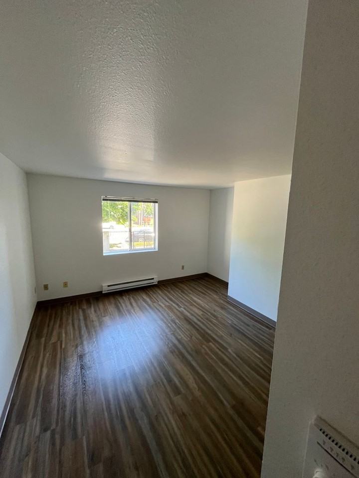 WINCHESTER APTS. - Photo 5 of 28