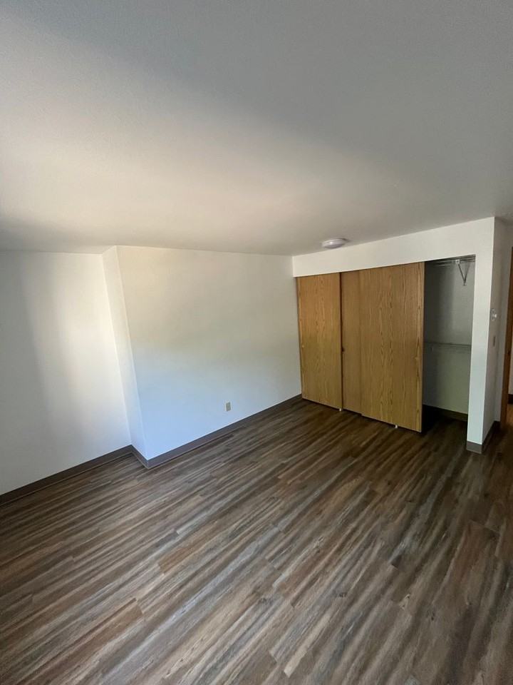 WINCHESTER APTS. - Photo 6 of 28