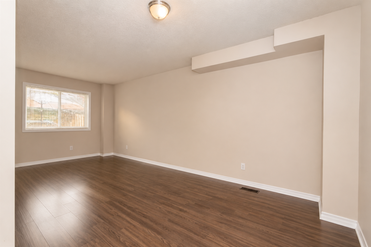 20 Stewart Maclaren Road - Photo 5 of 12