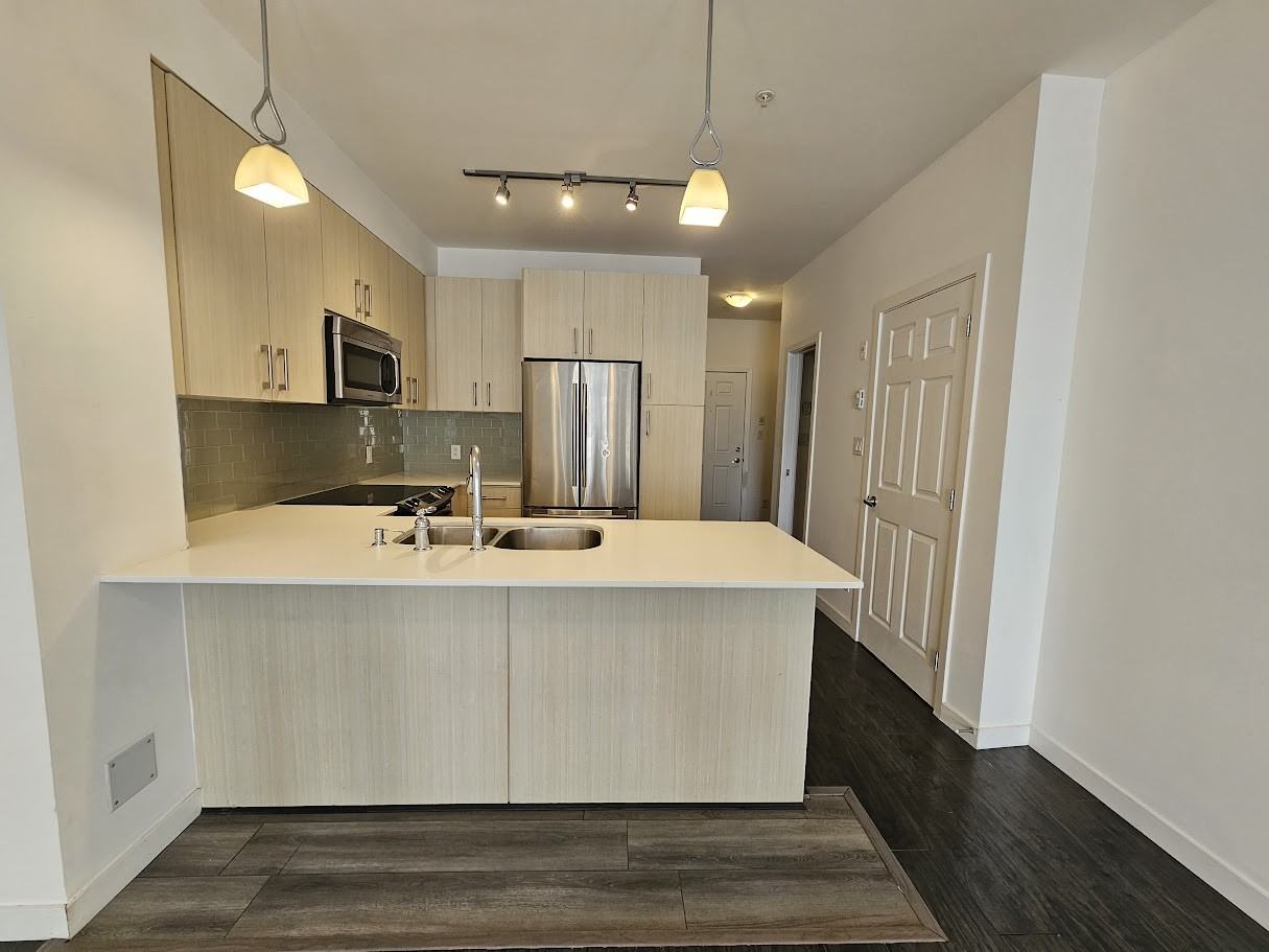 32059 Hillcrest Ave #204 - Photo 3 of 26