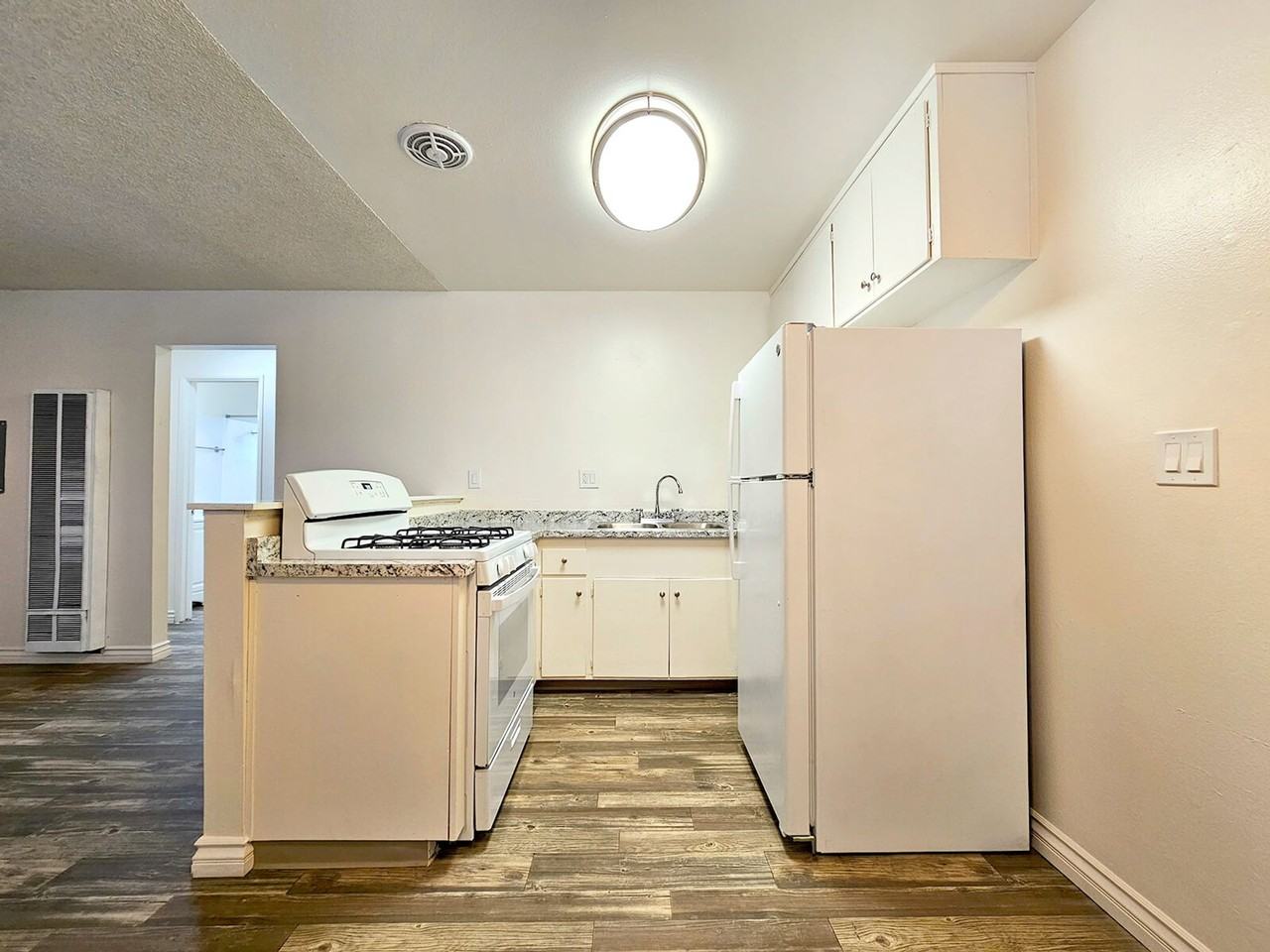 La Mesa Palms - Photo 4 of 14