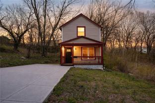 2313 Michigan Ave - Photo 1 of 1