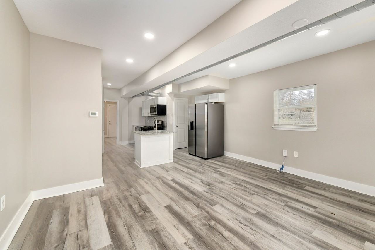 2313 Michigan Ave - Photo 6 of 30