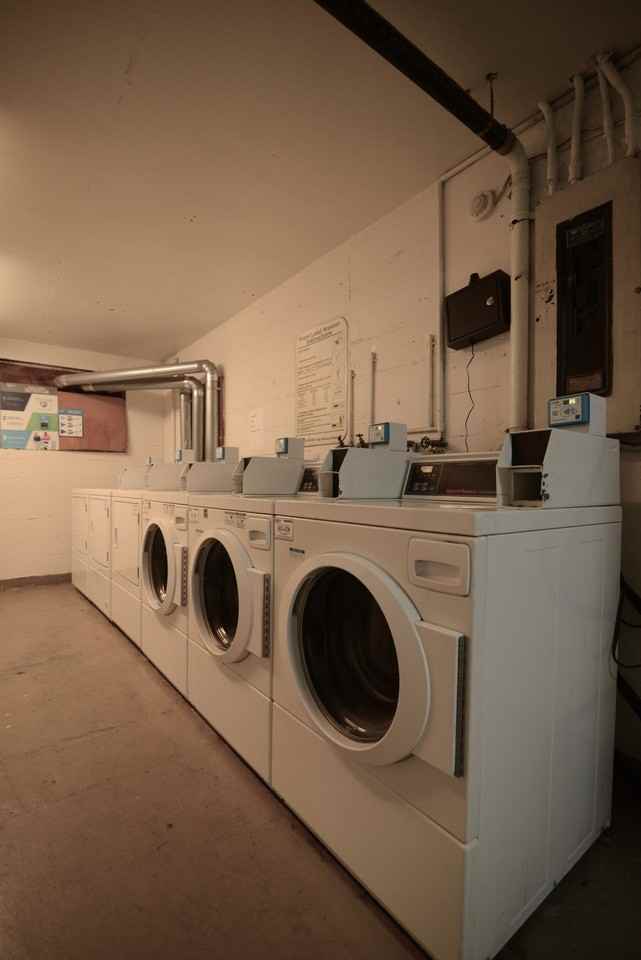 Melrose Court Apartments - Photo 3 of 3